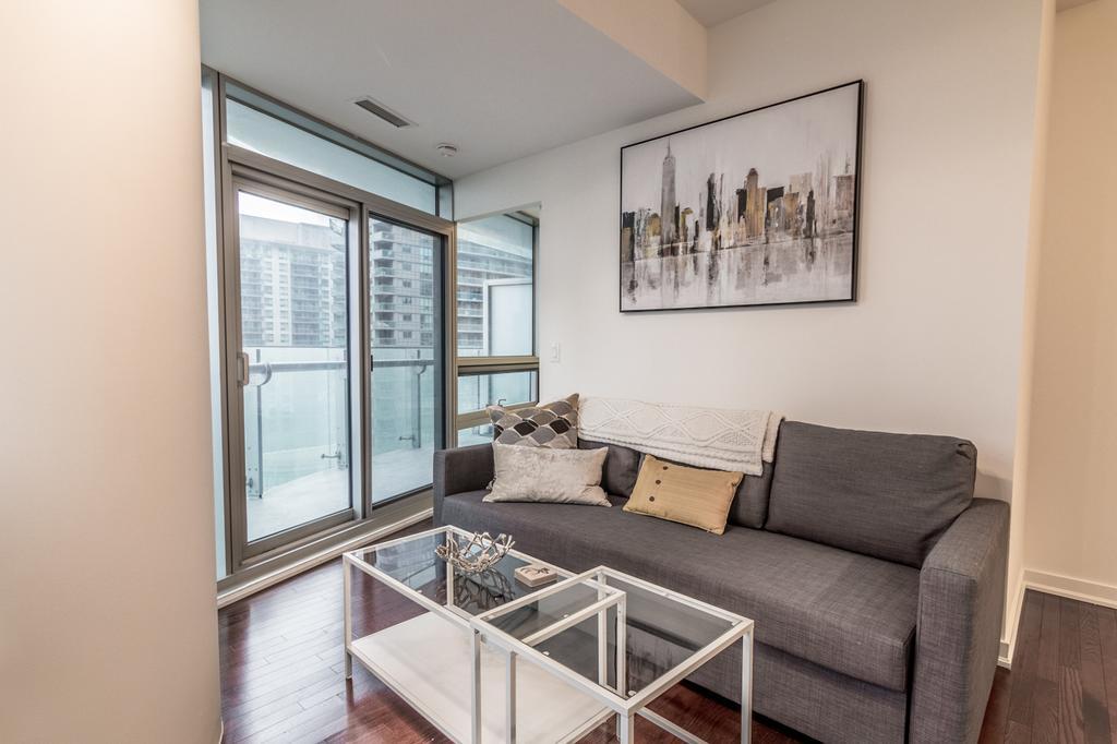 Aoc Suites - Two Bedroom Condo - City/Cn Tower View Toronto Kültér fotó