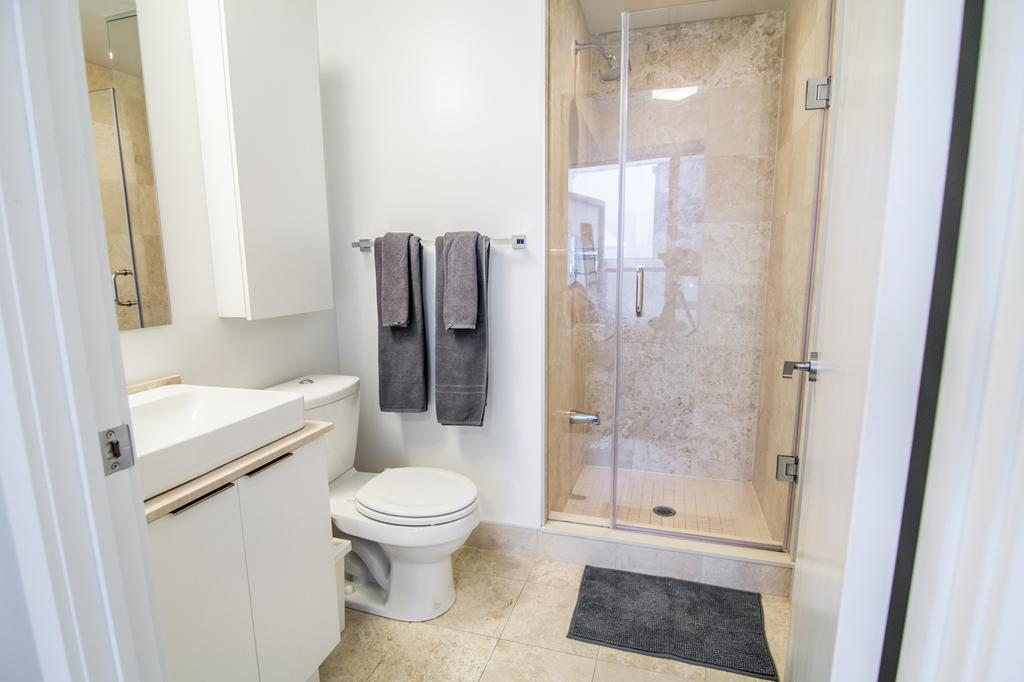 Aoc Suites - Two Bedroom Condo - City/Cn Tower View Toronto Kültér fotó